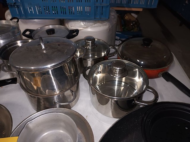 Lot 239 - kookpotten en pannen. 16 stuks - afbeelding 4 van  5