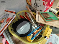 Lot 239 - lot bbq benodigheden allerlei - afbeelding 2 van  4