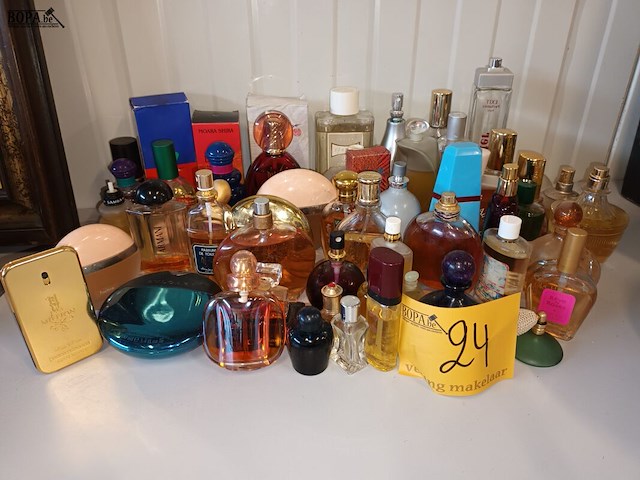 Lot 24 - aangebroken parfum flesjes. 50 stuks - afbeelding 1 van  6