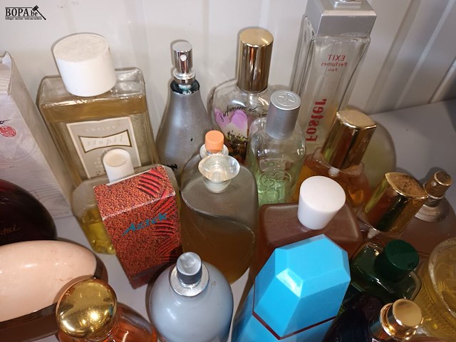 Lot 24 - aangebroken parfum flesjes. 50 stuks - afbeelding 4 van  6