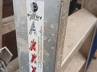 Lot 24 - aluminium dubbele trapladder - afbeelding 4 van  5