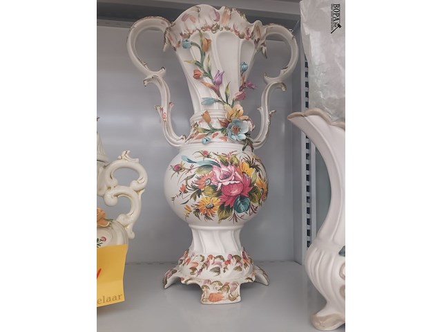 Lot 24 - bassano aardewerk kruiken. 3 stuks - afbeelding 6 van  6