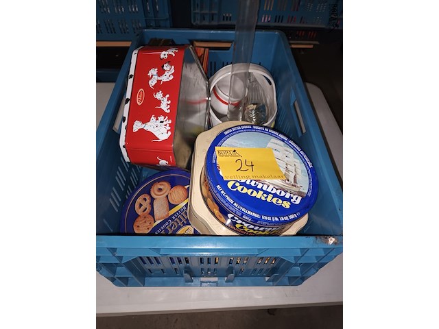 Lot 24 - blikken dozen en decoratie. 14 stuks - afbeelding 5 van  5