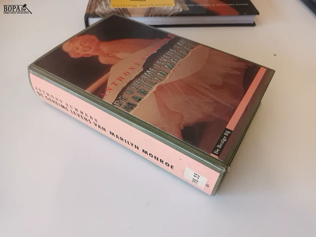 Lot 24 - boeken marilyn monroe. 2 stuks - afbeelding 5 van  6