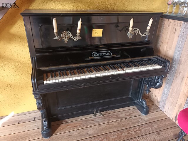 Lot 24 - buffetpiano berrens - afbeelding 1 van  4