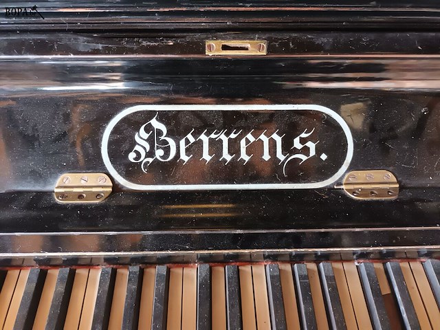 Lot 24 - buffetpiano berrens - afbeelding 3 van  4