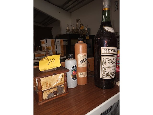 Lot 24 - decoratie. 4 stuks - afbeelding 1 van  5