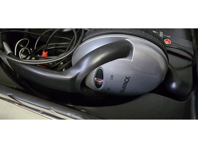 Lot 24 - draadloze koptelefoon - afbeelding 2 van  5