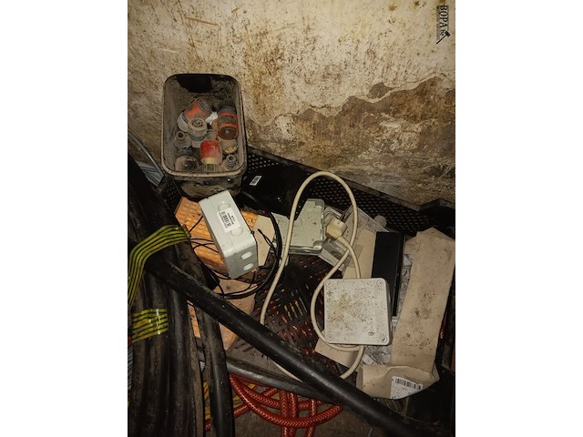 Lot 24 - elektrisch materiaal - afbeelding 3 van  4