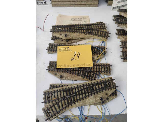 Lot 24 - elektrische wissels - 6 stuks - afbeelding 1 van  4