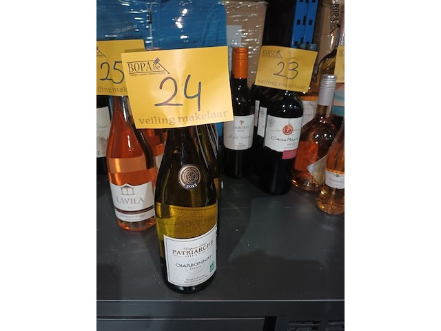 Lot 24 - flessen witte wijn. 7 stuks - afbeelding 1 van  2