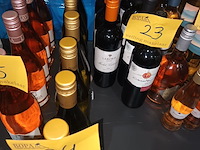 Lot 24 - flessen witte wijn. 7 stuks - afbeelding 2 van  2