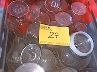 Lot 24 - glazen