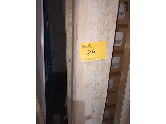 Lot 24 - houten balk. 3 stuks - afbeelding 3 van  3