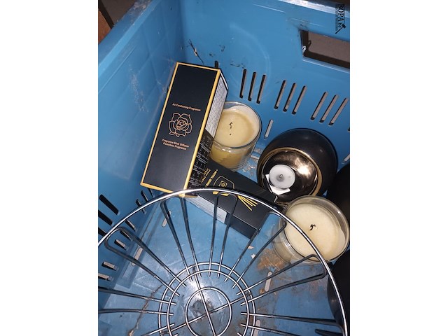 Lot 24 - kaarsen, theelichtjes en aromasticks - afbeelding 5 van  5