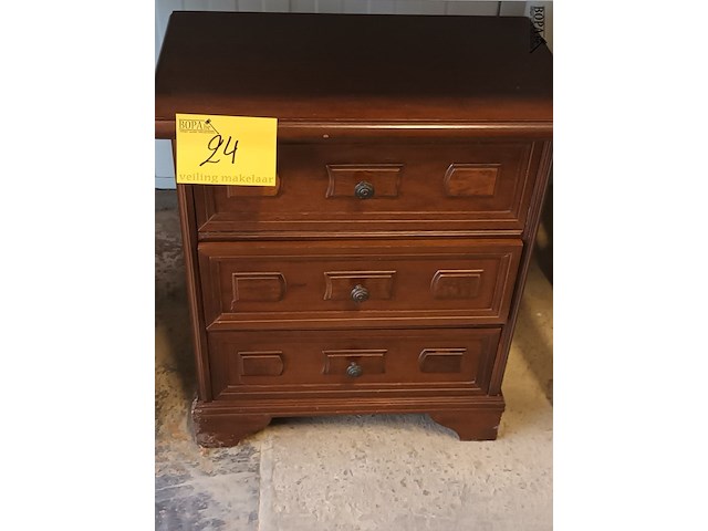 Lot 24 - ladekastje - afbeelding 1 van  4