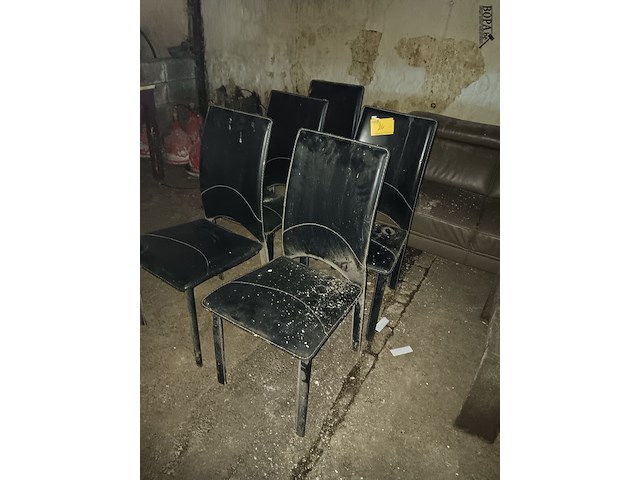 Lot 24 - lederen stoelen. 5 stuks - afbeelding 1 van  1