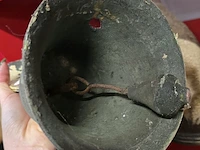 Lot 24 - metalen bel - afbeelding 2 van  2