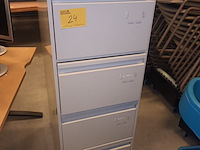 Lot 24 - metalen ladekast voor hangmappen