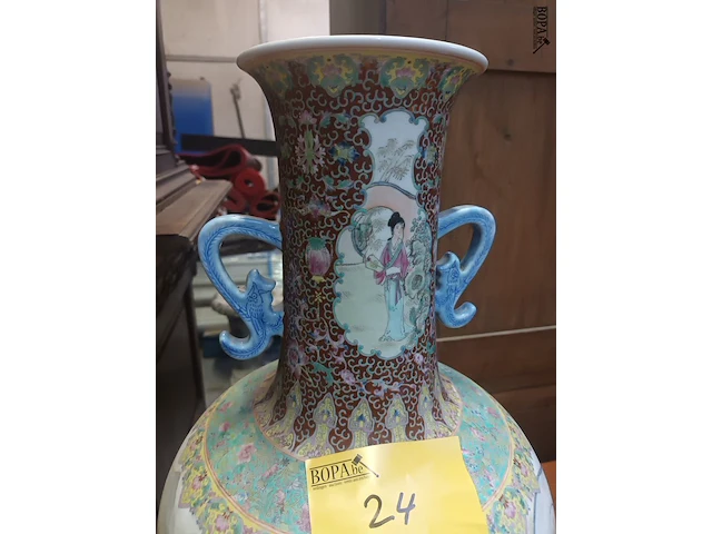 Lot 24 - oosterse vaas - afbeelding 2 van  5