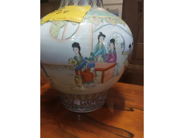 Lot 24 - oosterse vaas - afbeelding 3 van  5