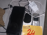 Lot 24 - oude gsm’s. 4 stuks - afbeelding 1 van  4