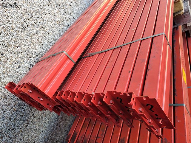 Lot 24 - palletstelling met 10 staanders - afbeelding 4 van  4