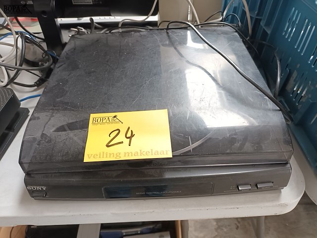 Lot 24 - platenspeler sony - afbeelding 1 van  5