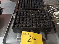 Lot 24 - professioneel wafelijzer ocor