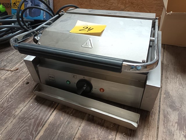 Lot 24 - professionele grill metro - afbeelding 1 van  3