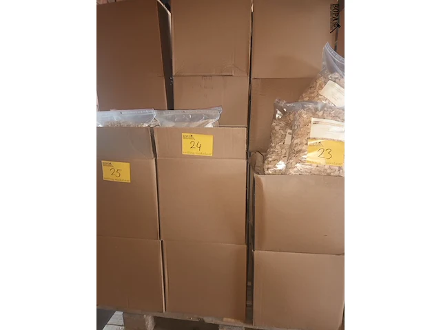 Lot 24 - rookmot populier 1 kg. 19 stuks - afbeelding 1 van  2