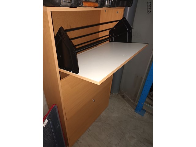 Lot 24 - schoenenkast - afbeelding 2 van  3