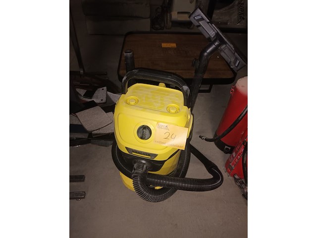 Lot 24 - stofzuiger kärcher - afbeelding 1 van  4