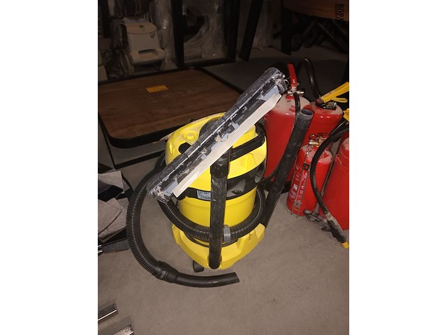 Lot 24 - stofzuiger kärcher - afbeelding 3 van  4