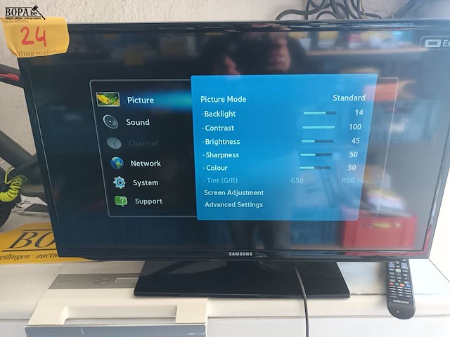 Lot 24 - tv samsung 32” - afbeelding 1 van  4