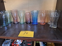 Lot 24 - verzamelitems coca cola glazen - afbeelding 4 van  5