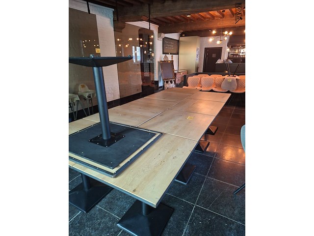 Lot 24 - vierkante horeca tafels. 10 stuks - afbeelding 1 van  3