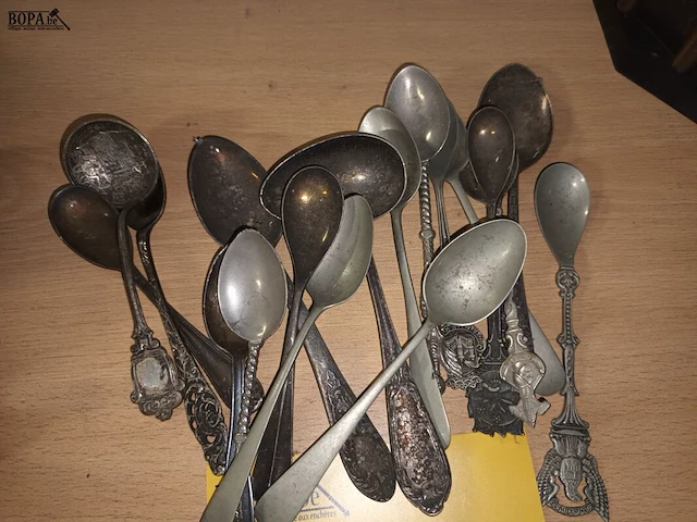Lot 240 - antieke koffielepels. 18 stuks - afbeelding 2 van  3