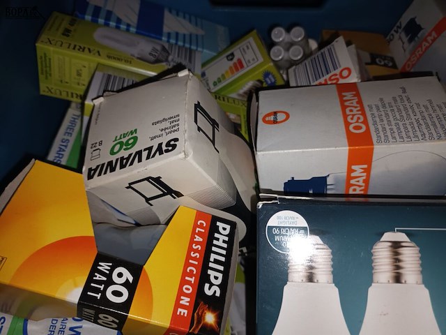 Lot 240 - bak met diverse lampen - afbeelding 2 van  4