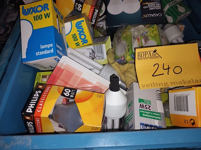 Lot 240 - bak met diverse lampen - afbeelding 4 van  4