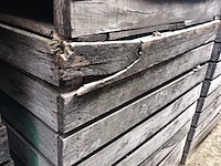 Lot 240 - houten kist met houtrestanten. 6 stuks - afbeelding 2 van  4