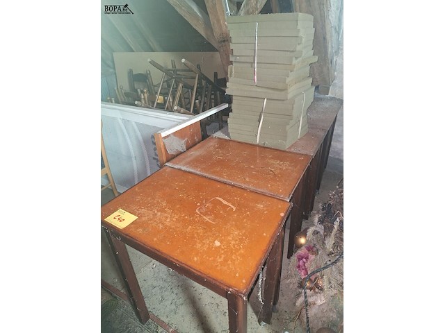 Lot 240 - houten tafels , 5 stuks - afbeelding 1 van  1