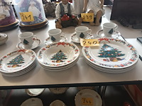 Lot 240 - kerstservies. 20 stuks - afbeelding 2 van  4