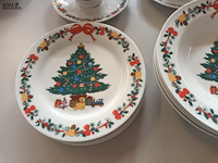 Lot 240 - kerstservies. 20 stuks - afbeelding 3 van  4