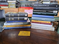 Lot 240 - lot boeken koningen van belgië - afbeelding 1 van  3