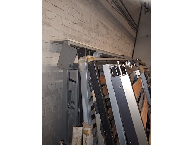 Lot 240 - lot lattenbodems en bedframes - afbeelding 2 van  4