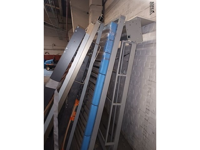 Lot 240 - lot lattenbodems en bedframes - afbeelding 3 van  4