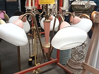 Lot 240 - luster vintage roze - afbeelding 2 van  3