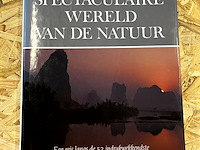 Lot 241 - de spectaculaire wereld van de natuur - afbeelding 1 van  7