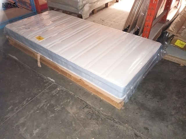 Lot 241 - eenpersoonsmatras - afbeelding 2 van  5